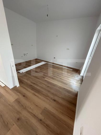 1/2 Duplex, 117mp, despărțit prin camera tehnică