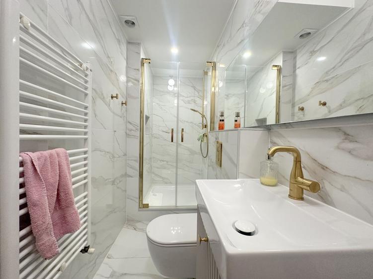 Apartament cu 3 camere de vânzare – Zona Soarelui