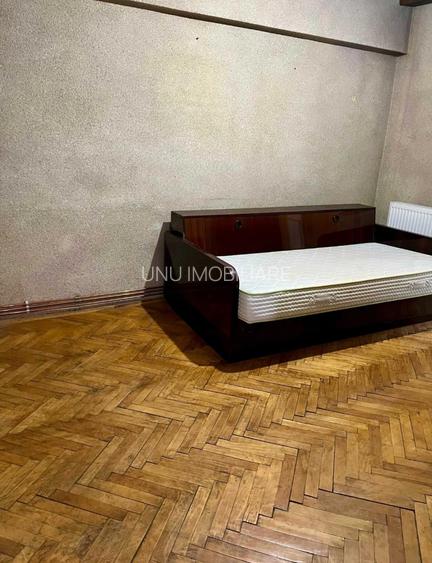 Etaj 1-Targu Cucu -Podul de Fier-3 Camere Decomandat 80mp-bloc pe cadre - 6