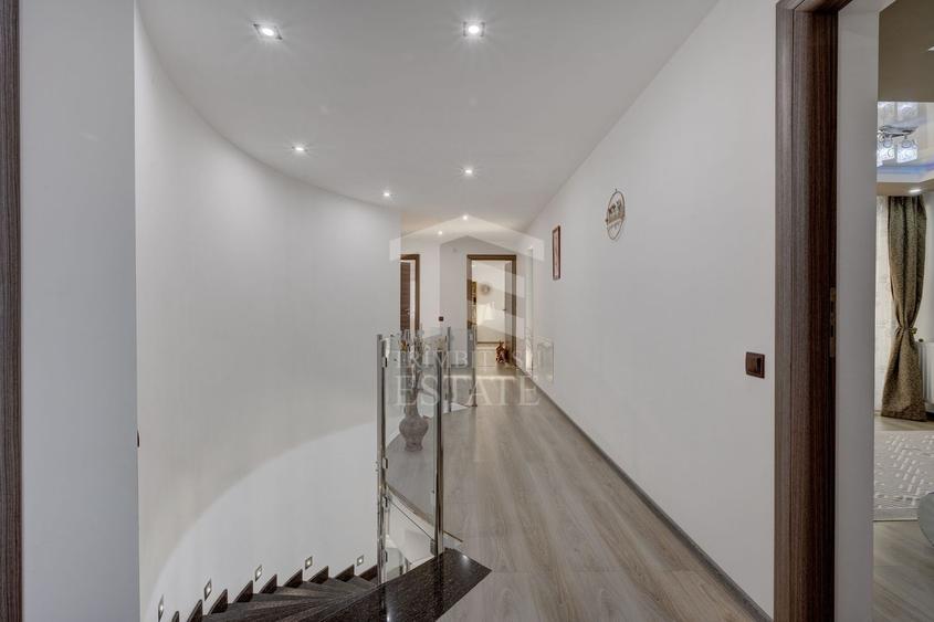 Vilă 342 mp cu piscină și 800 mp teren / 4 dormitoare / Pleașa