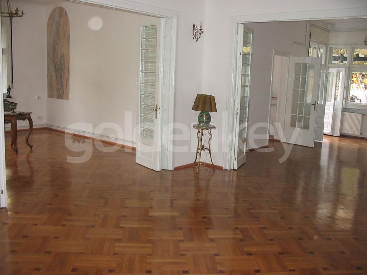 Apartament cu 5 camere in vila, vedere frumoasa