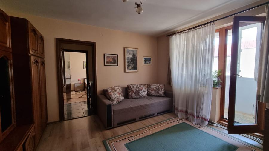 Apartament 2 camere centru etaj 3 Pret 75000 Euro ocupabil