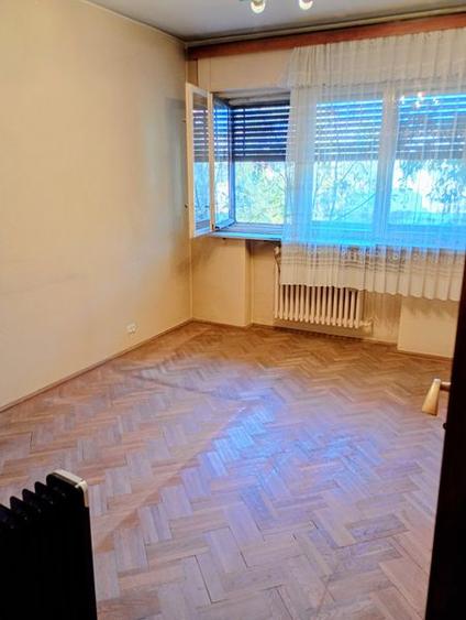 Apartament de 3 camere in zona Aviatorilor mai precis pe str Av  Mircea Zorilean
