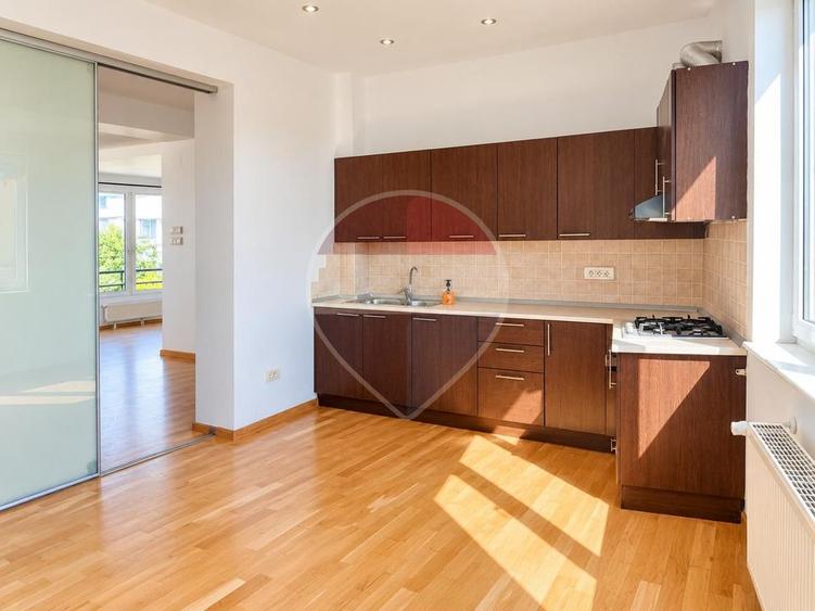 Apartament 3 camere de inchiriat | Singur pe palier |