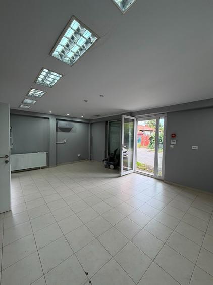 Spațiu comercial multifuncțional de închiriat,2 clădiri în aceeași curte Baneasa