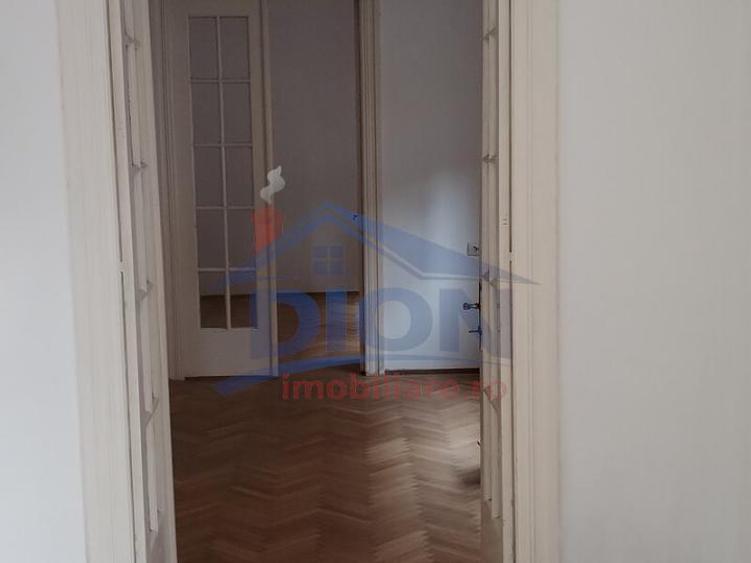 Proprietate interbelica in zona linistita, perfecta pentru investitie