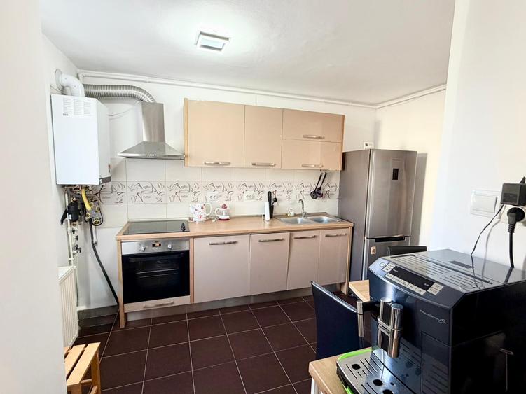 Apartament 3 camere de inchiriat-Bulevardul Grivitei