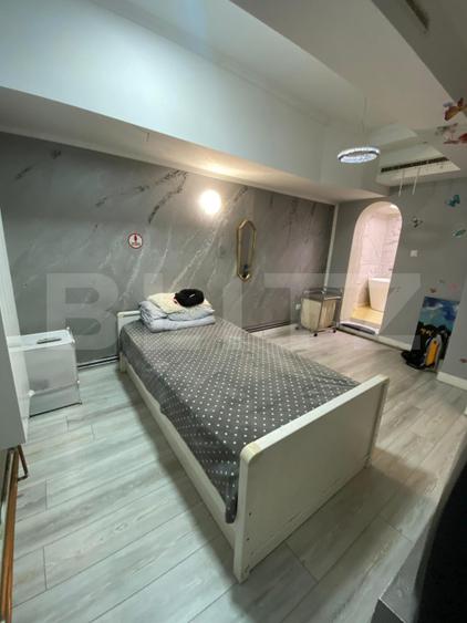 Imobil de vânzare cu 4 apartamente, birou la parter și proiect pentru 6 apartame