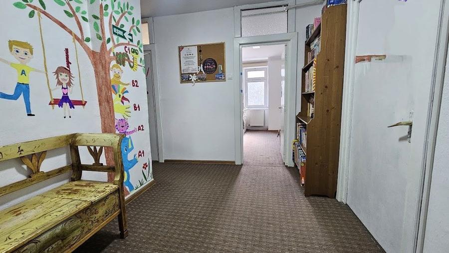 Zona Afi-Camera de comert apartament 3 camere etaj 1