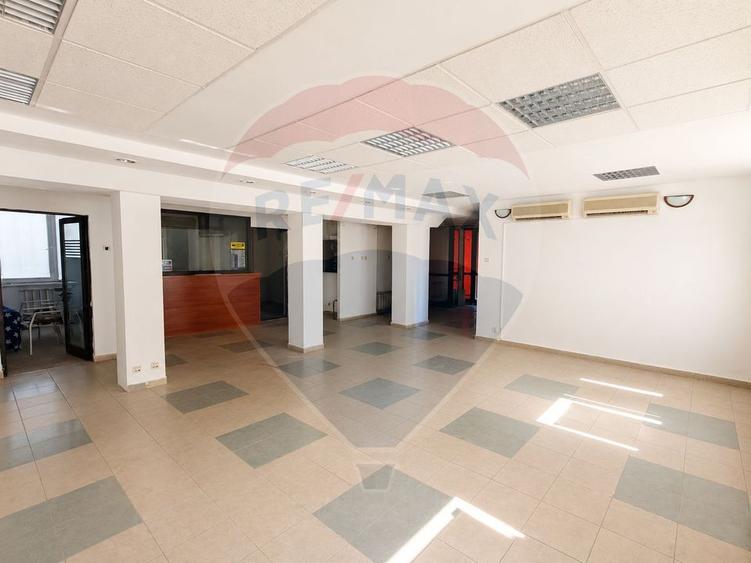 Clădire comercială 466 mp, teren 756 mp, de vânzare în Gherla