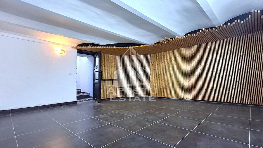 Spatiu comercial central la subsol
