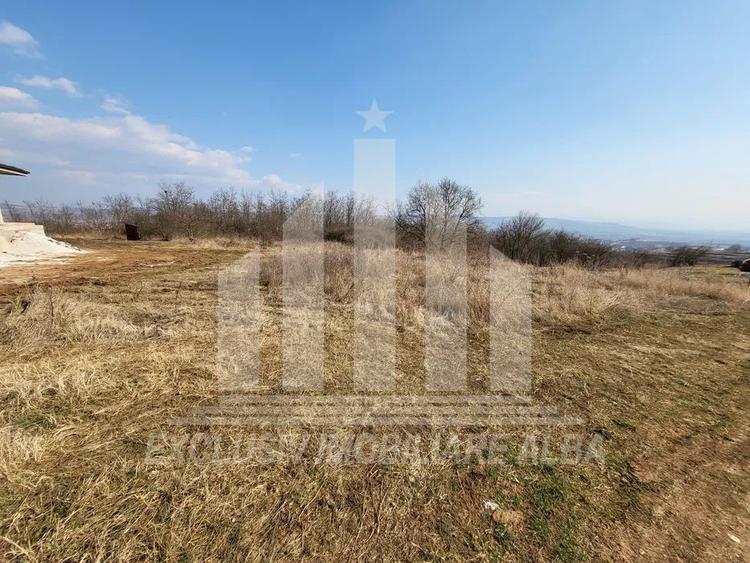 Teren intravilan | 1040 mp | 24 ml deschidere | Podei