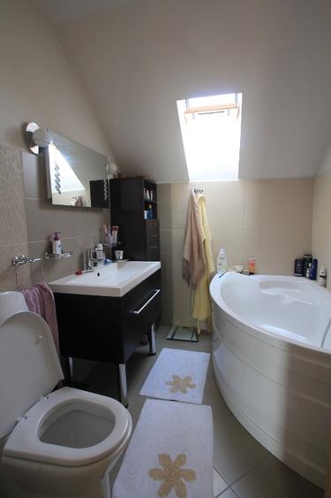 Casă 5 camere de închiriat, moderna, eleganta,mobilată, grădină, Odăile, Otopeni