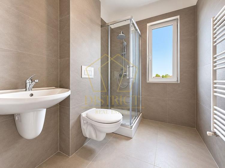 Apartament spatios cu 3 camere de vanzare, loc de parcare, zona Torontalului