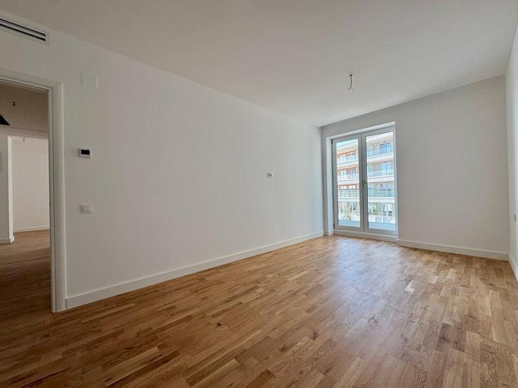 Apartament 3 camere-gradina de 40 mp Lebada Lake Residence+1 parcare subteran