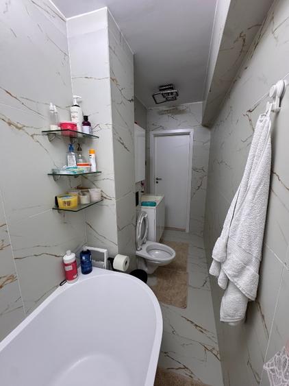 Apartament 3 camere de vânzare
