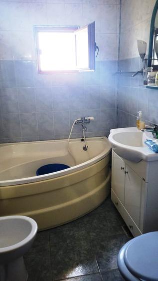 Apartament 3 camere, decomandat, mobilat, situat în cartierul Dorobanți 2