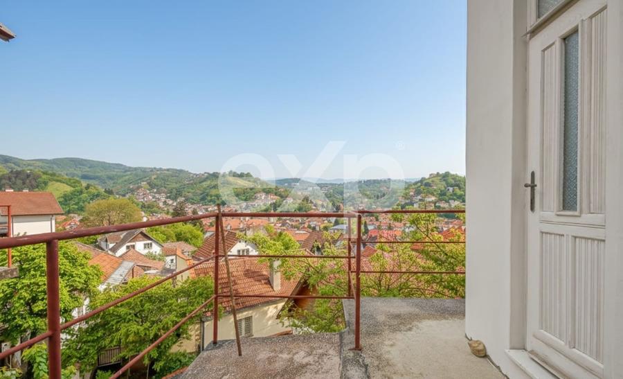 Casă cu priveliște panoramică în inima zonei Șchei – Strada Cotun, nr. 9