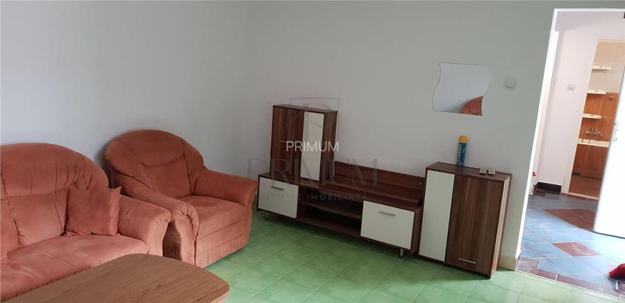 GIROCULUI, 2 CASE INTR-O SINGURA CURTE CU TEREN GENEROS - 2