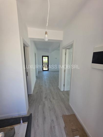 Vanzare Vila Individuala/Cristalului/5 camere id nr 54 - 7
