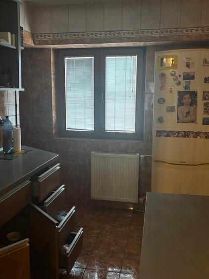 APARTAMENT 3 CAMERE 4/8 83 MP BL 1991 MONOLIT 5 MINUTE METROU VEDERE MIXTA