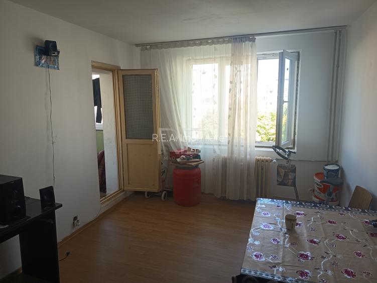 3 camere decomandat- Rahova, Buzoieni, bloc reabilitat