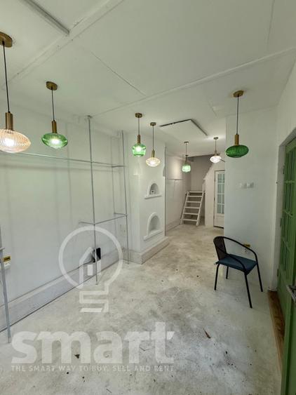 Casa în centrul istoric cu spațiu comercial și parcare proprie Zona 0