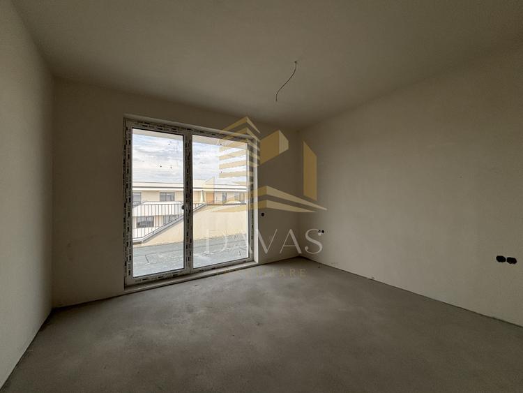 Penthouse de 3 camere semidecomandat | Florești