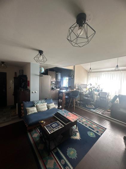 Apartament cu 3 camere, zona Alexandru cel Bun