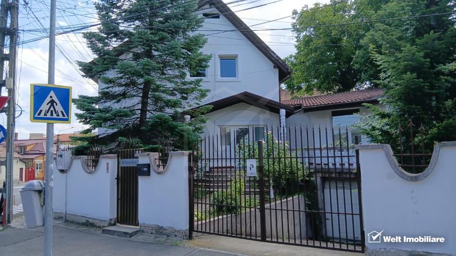 Imobil servicii parter si mansarda 230mp langa podul Garii
