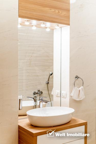 Apartament cu 4 camere si parcare in zona Platinia, cu parcare, pet friendly