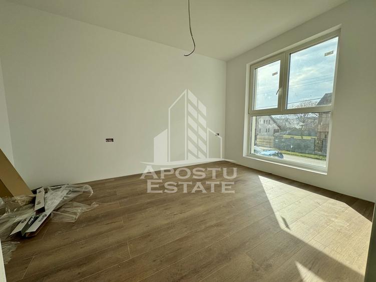 Duplex cu perete dublu 4 camere, complet finalizat la asfalt Chisoda.
