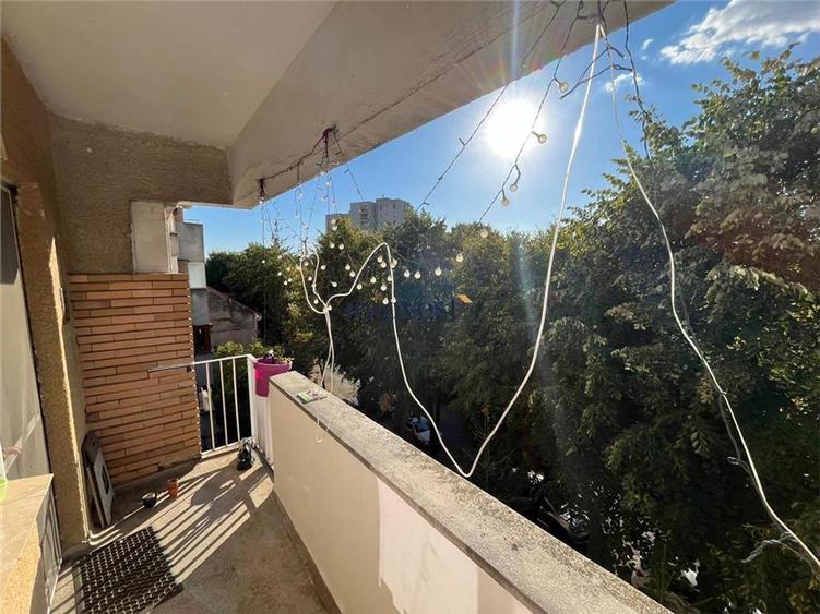 De inchiriat: Apartament cu 4 camare in zona Centrala