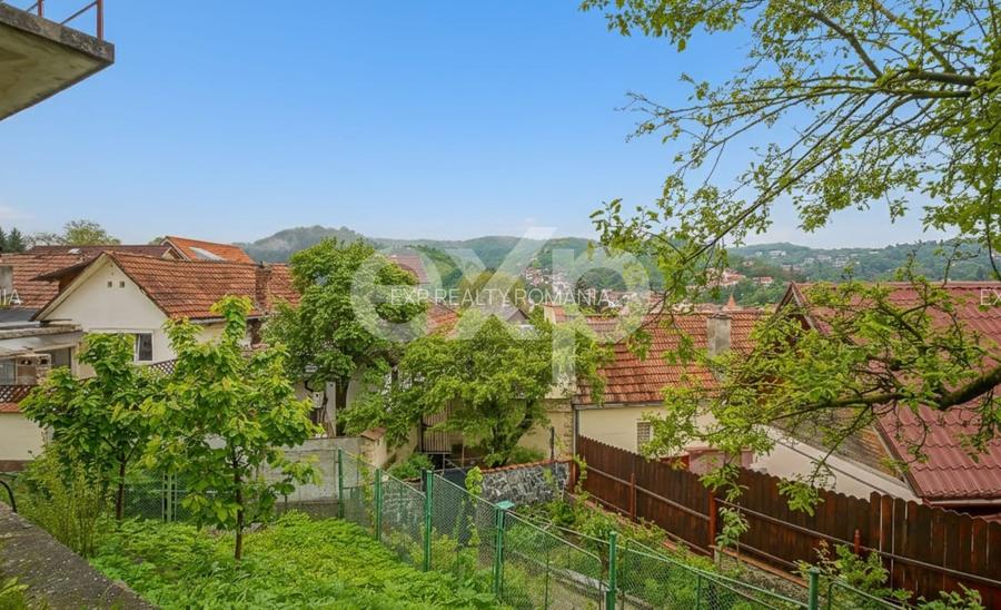 Casă cu priveliște panoramică în inima zonei Șchei – Strada Cotun, nr. 9 - 11