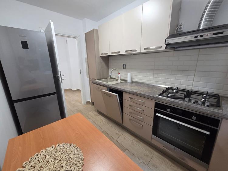 Ferdinad Inchiriez ap 3 cam partial mobilat recent renovat balcon inchis central