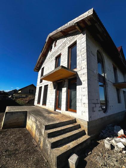 Casa la rosu P+1, 301 mp teren, 4 camere, dressing