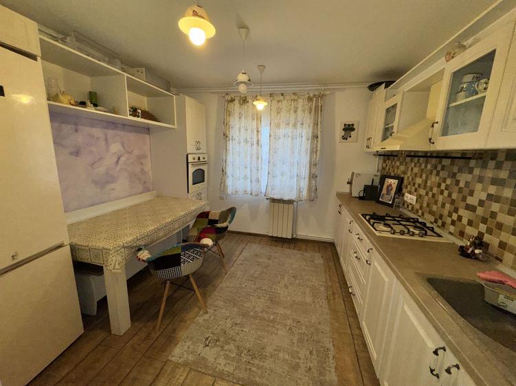 Academia Navală - Soveja apartament decomandat 3 camere 78 mp