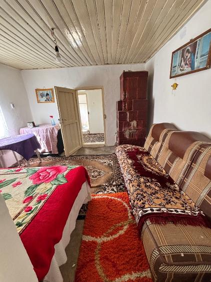 Casa bătrânească de vânzare