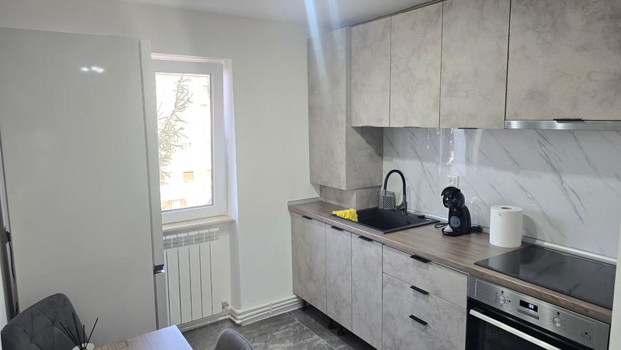Inchiriez apartament 2 cam. Deva, Zamfirescu, et. 3, PRIMA INCHIRIERE