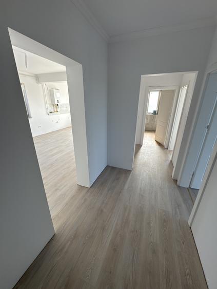 Apartament 3 camere / 2 bai / etaj 2 / parcare + boxa / ZONA CETATII
