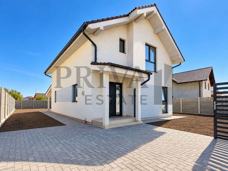 Casa individuală 4 camere, 2 bai, bucătărie închisă, 132 mp, Giarmata