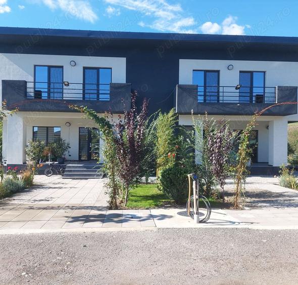 Duplex la cheie, 4 camere, 225 mp + 600 mp teren, garaj, zona Sun Garden