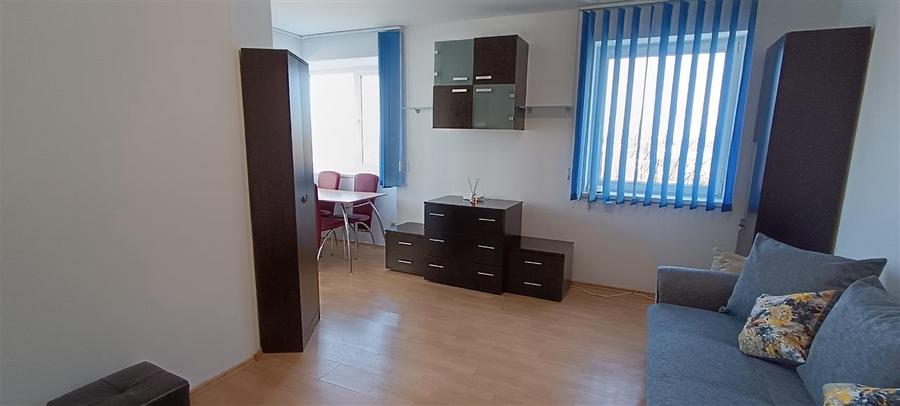Inchiriere garsoniera in bloc nou, zona Garii