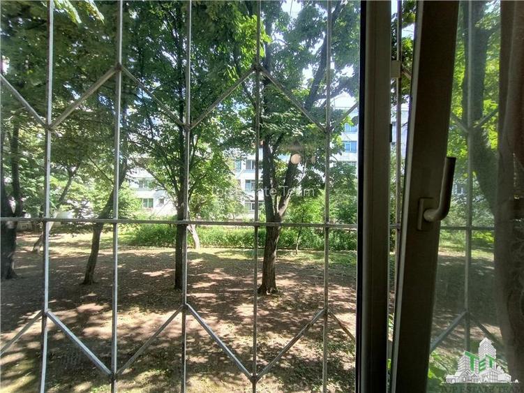 Apartament modern cu 4 camere, intr-un bloc reabilitat cu SU de 75mp, parter/4, - 22