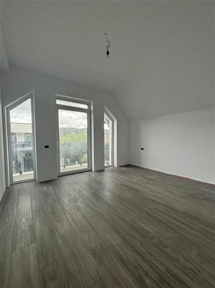 Casa Premium, 4 camere, 500 mp teren, toate utilitatile, Sanpetru-Harman