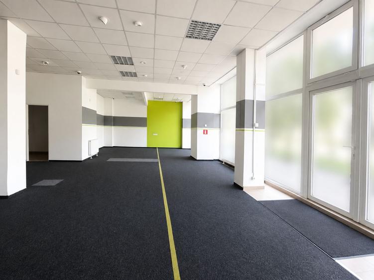 Spatiu comercial cu vitrina de inchiriat in Oradea, Decebal