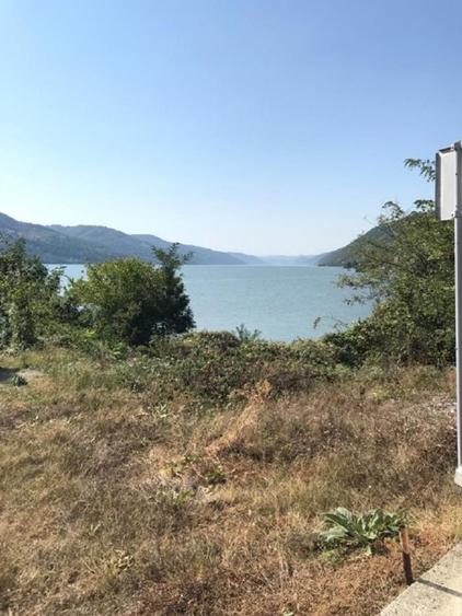 Teren de vanzare Dubova, cu iesire la Dunare