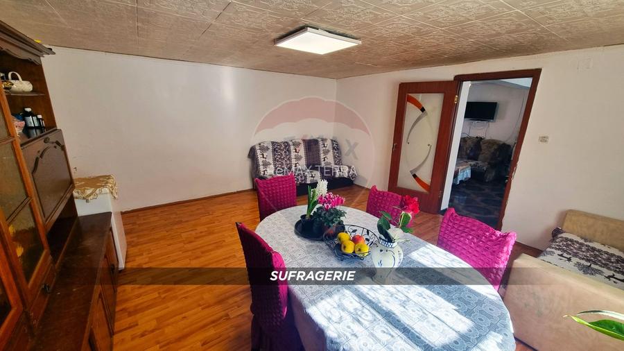 Casa de vanzare in Borlesti, Pomi | 37 ari teren | Comision 0% - 8