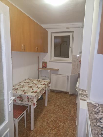 Apartament doua camere, decomandat, renovat
