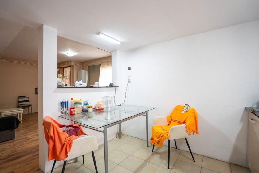 Casa 5 camere in Rogerius, la bulevard, cu acces auto